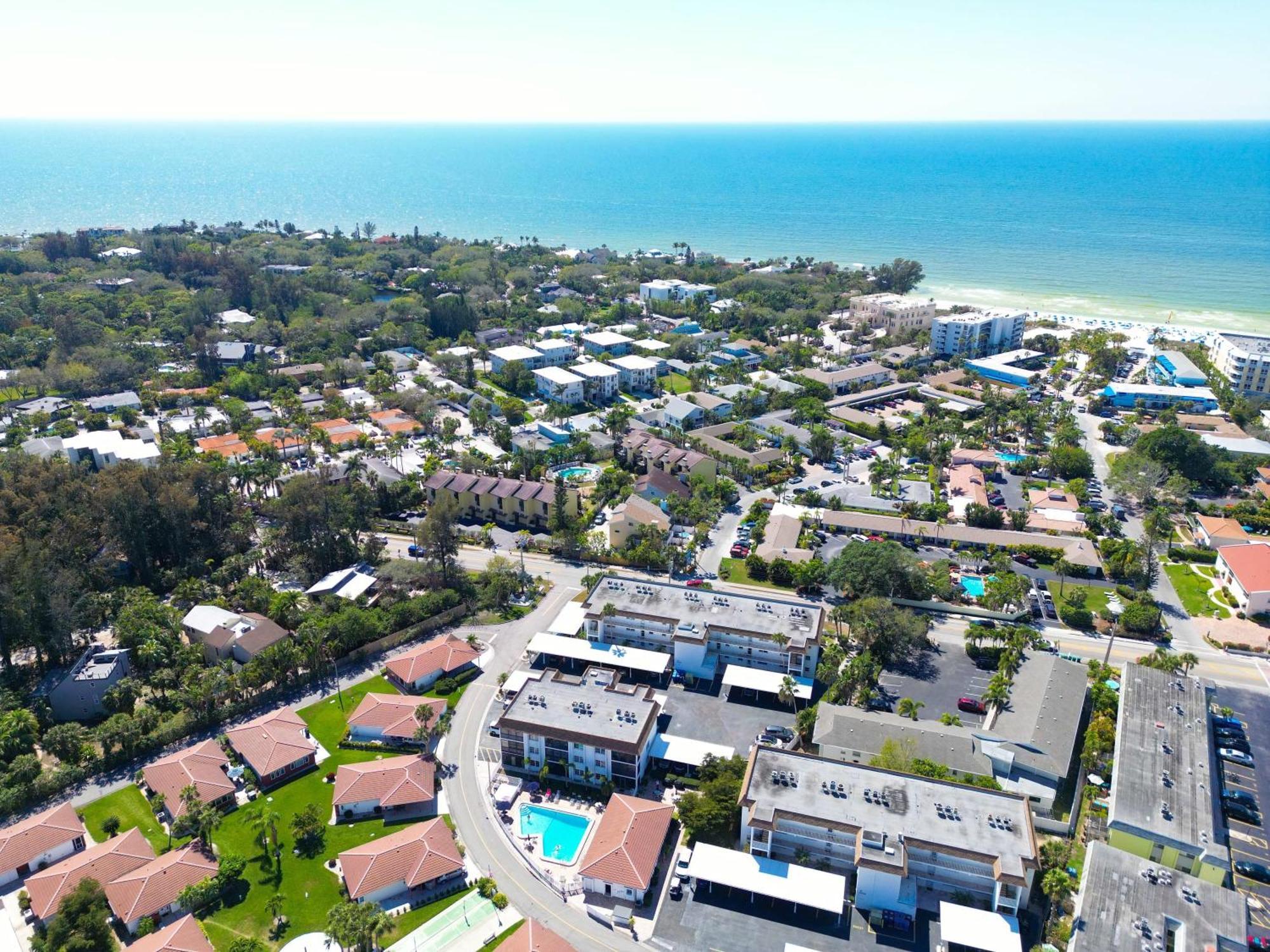 Updated Condo With Pool, Walk To Crescent Beach & Restaurants! Σεϊρασότα Εξωτερικό φωτογραφία