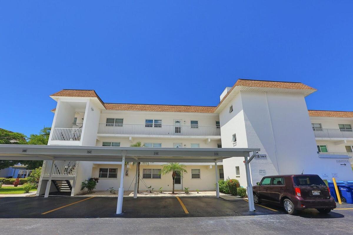 Updated Condo With Pool, Walk To Crescent Beach & Restaurants! Σεϊρασότα Εξωτερικό φωτογραφία