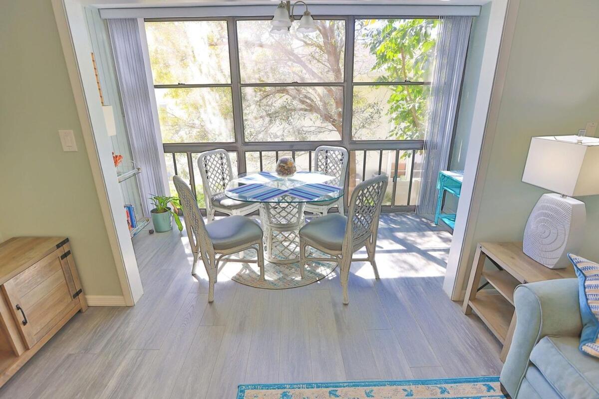 Updated Condo With Pool, Walk To Crescent Beach & Restaurants! Σεϊρασότα Εξωτερικό φωτογραφία